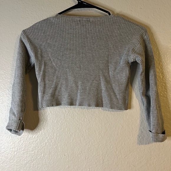 Forever 21 Girls gray Ribbed crop long sleeve top 5/6 - Picture 2 of 3